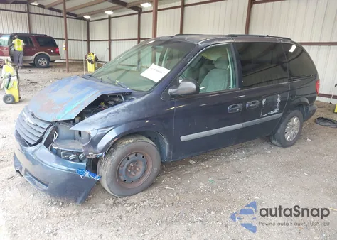 2007 Chrysler Town & Country z USA, uszkodzony, nr VIN 1A4GJ45R87B104867